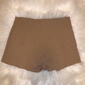 tan skort!